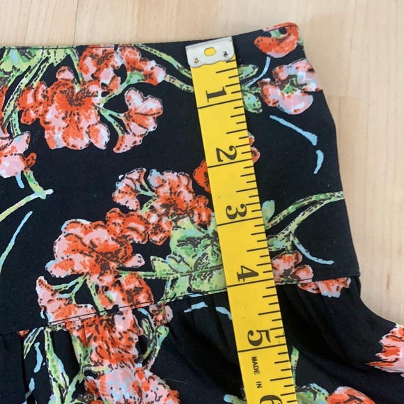 Band Of Gypsies Floral Print Shorts - Picture 5 of 9